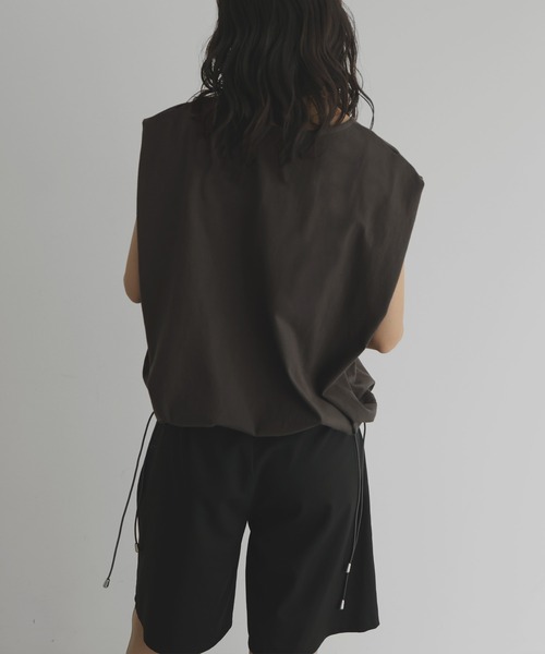 hellam(へラム)の「【販売終了】ドロストショルダータックTシャツ(Tシャツ/カットソー・レディース・チャコール/ブラウン/ブラック/オフホワイト・FREE)」の11枚目の写真