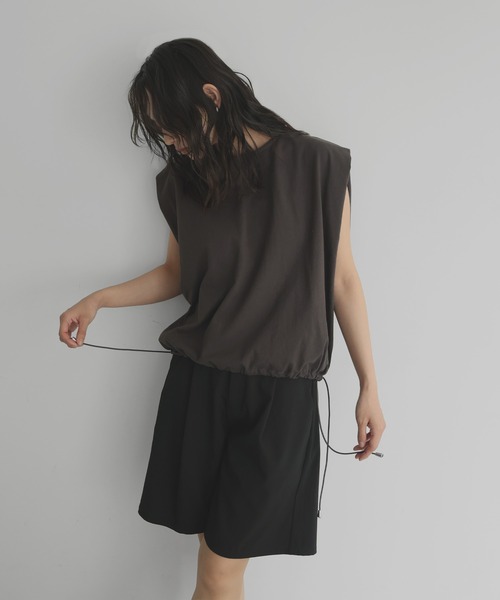 hellam(へラム)の「【販売終了】ドロストショルダータックTシャツ(Tシャツ/カットソー・レディース・チャコール/ブラウン/ブラック/オフホワイト・FREE)」の12枚目の写真