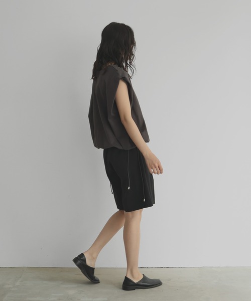 hellam(へラム)の「【販売終了】ドロストショルダータックTシャツ(Tシャツ/カットソー・レディース・チャコール/ブラウン/ブラック/オフホワイト・FREE)」の14枚目の写真