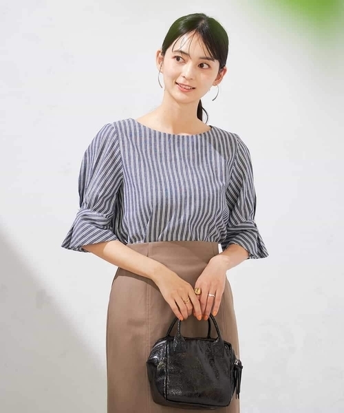 a.v.v(アーヴェヴェ)の「タックスリーブブラウス【WEB限定】(シャツ/ブラウス・レディース・ブラック/ネイビー・36/38/40)」の9枚目の写真