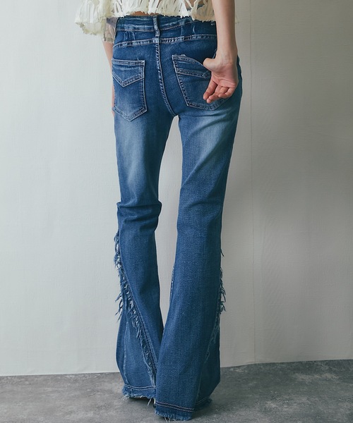 ANOTHER S（アナザーエス）の「ストレッチ素材フリンジフレアデニム（デニムパンツ・レディース・ブラック/ブルー・S/M/L）」の14枚目の写真