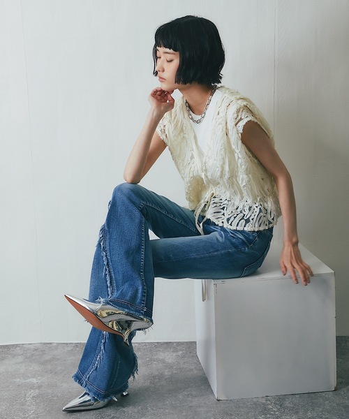 ANOTHER S（アナザーエス）の「ストレッチ素材フリンジフレアデニム（デニムパンツ・レディース・ブラック/ブルー・S/M/L）」の6枚目の写真