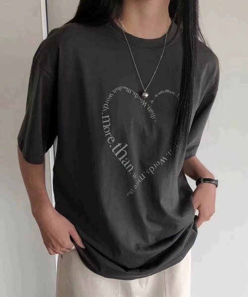 VIBGYOR(ヴィブジョー)の「フロントハートロゴプリントTシャツ 半袖(CZ)(Tシャツ/カットソー・レディース・ホワイト/ブラック/グレー・MEDIUM/LARGE)」の6枚目の写真