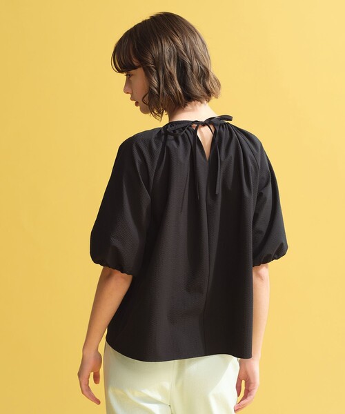 MACKINTOSH PHILOSOPHY（ﾏｯｷﾝﾄｯｼｭ ﾌｨﾛｿﾌｨｰ）の「サマーサッカーギャザーブラウス（シャツ/ブラウス・レディース・ベージュ/ブラック/グリーン・34/36/38）」の2枚目の写真