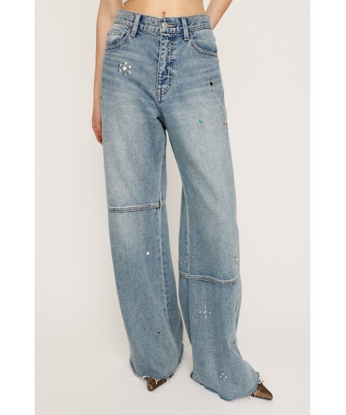 SLY(スライ)の「STUDS SEAM DESIGN FLARE PT-B スタッズ シームデザイン フレアパンツ ビー 秋服(デニムパンツ・レディース・ブルー・1/2)」の1枚目の写真