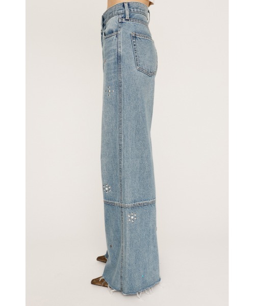 SLY(スライ)の「STUDS SEAM DESIGN FLARE PT-B スタッズ シームデザイン フレアパンツ ビー 秋服(デニムパンツ・レディース・ブルー・1/2)」の6枚目の写真