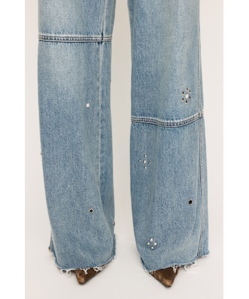 SLY(スライ)の「STUDS SEAM DESIGN FLARE PT-B スタッズ シームデザイン フレアパンツ ビー 秋服(デニムパンツ・レディース・ブルー・1/2)」の10枚目の写真