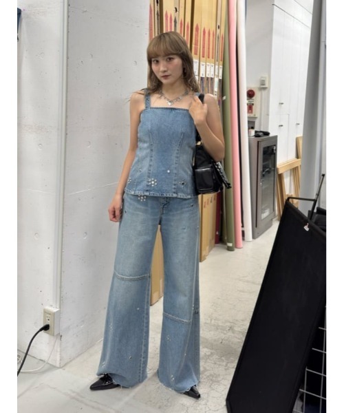 SLY(スライ)の「STUDS SEAM DESIGN FLARE PT-B スタッズ シームデザイン フレアパンツ ビー 秋服(デニムパンツ・レディース・ブルー・1/2)」の17枚目の写真