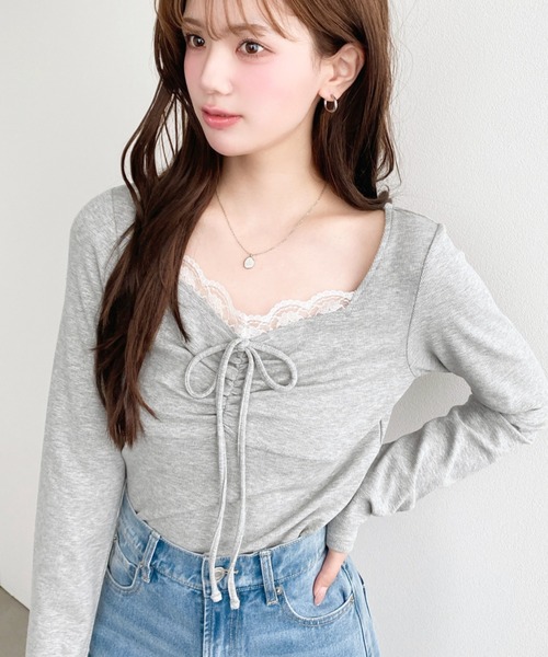 moment+(モーメントプラス)の「無地×ドット×花柄フロントレースギャザーリボン長袖トップス(Tシャツ/カットソー・レディース・ブラック系その他/ブラック/アイボリー/ホワイト系その他/チャコールグレー/杢グレー/ピンク/ネイビー/イエロー系2/ネイビー系/ブラック系2/ホワイト系2・L/M)」の19枚目の写真