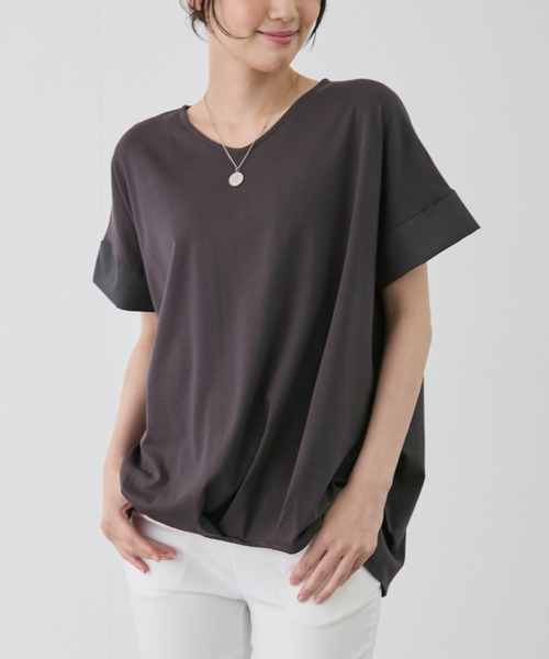 Jayro(ジャイロ)の「ポンチ裾タックプルオーバー(Tシャツ/カットソー・レディース・ブラック/オフホワイト/ピンク/グレー・M)」の4枚目の写真