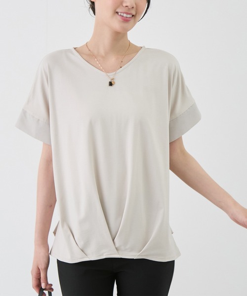 Jayro(ジャイロ)の「ポンチ裾タックプルオーバー(Tシャツ/カットソー・レディース・ブラック/オフホワイト/ピンク/グレー・M)」の2枚目の写真