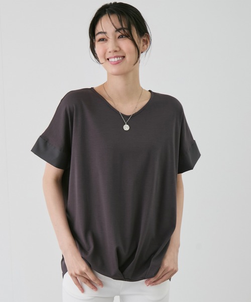 Jayro(ジャイロ)の「ポンチ裾タックプルオーバー(Tシャツ/カットソー・レディース・ブラック/オフホワイト/ピンク/グレー・M)」の11枚目の写真