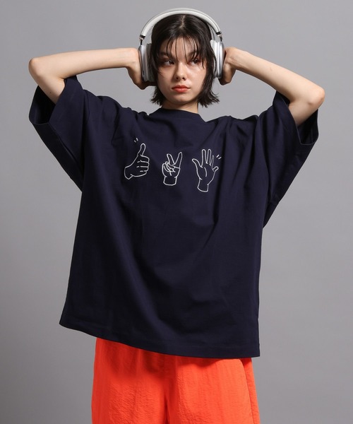 GEORGE'S（ジョージズ）の「ハンドグラフィックTシャツ（Tシャツ/カットソー・メンズ・ホワイト/ネイビー・LARGE/MEDIUM）」の2枚目の写真