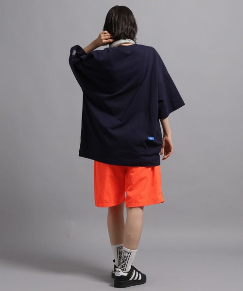 GEORGE'S（ジョージズ）の「ハンドグラフィックTシャツ（Tシャツ/カットソー・メンズ・ホワイト/ネイビー・LARGE/MEDIUM）」の7枚目の写真