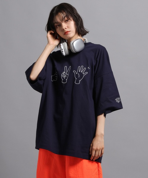GEORGE'S（ジョージズ）の「ハンドグラフィックTシャツ（Tシャツ/カットソー・メンズ・ホワイト/ネイビー・LARGE/MEDIUM）」の8枚目の写真