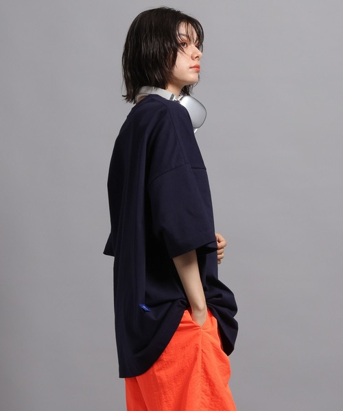 GEORGE'S（ジョージズ）の「ハンドグラフィックTシャツ（Tシャツ/カットソー・メンズ・ホワイト/ネイビー・LARGE/MEDIUM）」の12枚目の写真