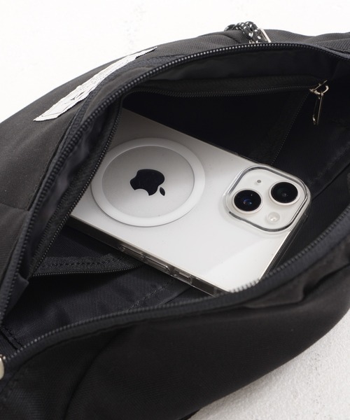 Arnold Palmer（アーノルドパーマー）の「10ポケット ボディバッグ（ボディバッグ/ウエストポーチ・レディース・レッド/ベージュ/ブラック・F）」の15枚目の写真