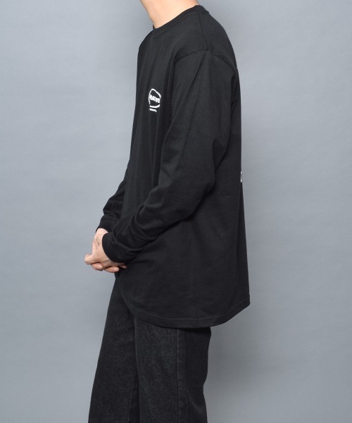 MODISH GAZE(モディシュガゼ)の「【MODISH GAZE】スモーキングガール SIT BACK AND RELAX ロンT(Tシャツ/カットソー・メンズ・ブラック・MEDIUM/LARGE/X-LARGE)」の3枚目の写真