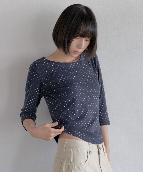 UNE MANSION(ユヌマンション)の「【UNE ORIGINAL】選べるユニークパターンラウンドネック7分丈カットソー(Tシャツ/カットソー・レディース・チャコールグレー/バーガンディー/ネイビー/ブラック・SMALL/MEDIUM)」の3枚目の写真