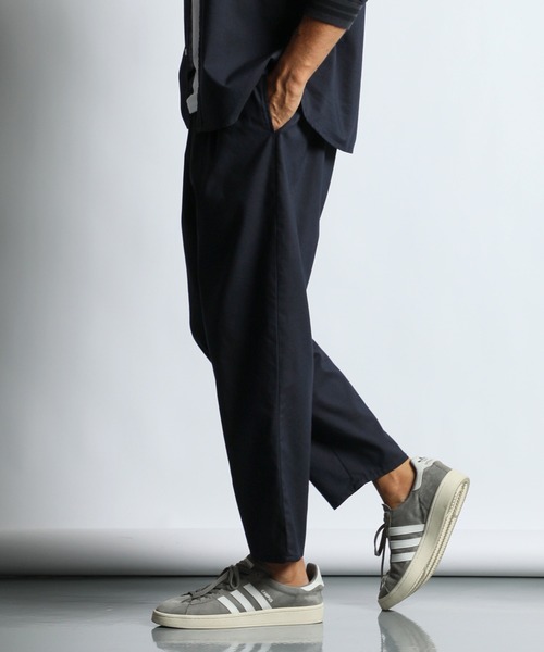 The DUFFER of ST.GEORGE（ザダファーオブセントジョージ）の「LINEN BLEND COOLMAX EASY WIDE PANTS：セットアップ 麻混クールマックス テーパード イージーワイドパンツ（その他パンツ・メンズ・ネイビー/グレイッシュベージュ・X-LARGE/LARGE/MEDIUM/SMALL）」の10枚目の写真
