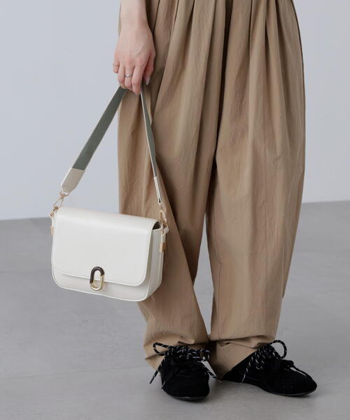 FREE'S MART（フリーズマート）の「◆レトロフラップショルダー（ハンドバッグ・レディース・ホワイト/ブラウン/レッド/ブラック・ﾌﾘ-）」の7枚目の写真