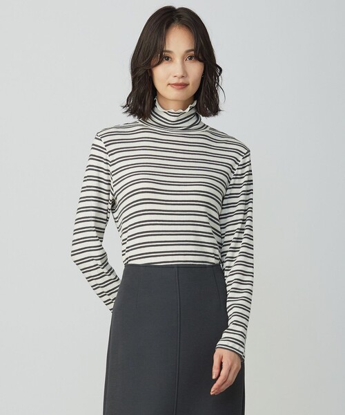 J.PRESS Ladies(J.プレス レディス)の「カシミヤシルク シアーリブ ボーダー タートル カットソー(Tシャツ/カットソー・レディース・アイボリー系1/ブラック系1・SMALL)」の1枚目の写真