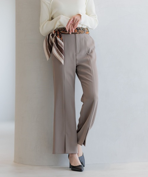 Andemiu（アンデミュウ）の「フロントスリットストレートパンツ589185（スラックス・レディース・ブラック/アイボリー/グレイッシュベージュ・SMALL/MEDIUM）」の3枚目の写真