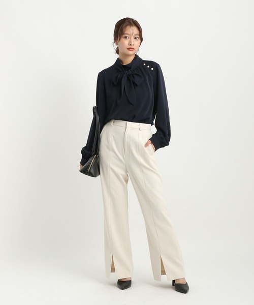 Andemiu（アンデミュウ）の「フロントスリットストレートパンツ589185（スラックス・レディース・ブラック/アイボリー/グレイッシュベージュ・SMALL/MEDIUM）」の18枚目の写真