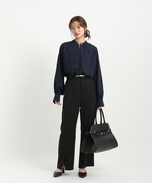 Andemiu（アンデミュウ）の「フロントスリットストレートパンツ589185（スラックス・レディース・ブラック/アイボリー/グレイッシュベージュ・SMALL/MEDIUM）」の21枚目の写真