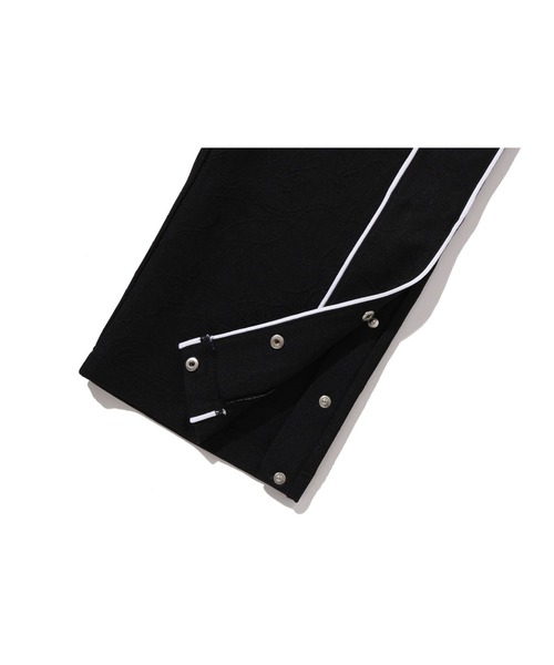 A BATHING APE（アベイシングエイプ）の「LINE CAMO JACQUARD METAL LOGO RELAXED FIT TRACK SWEAT PANTS（その他パンツ・メンズ・ブラック/ブラウン・MEDIUM/SMALL/LARGE/X-LARGE/XX-LARGE）」の9枚目の写真