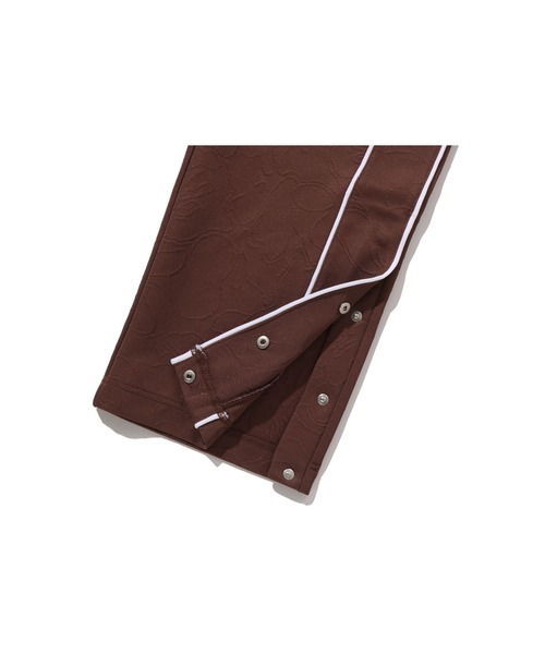 A BATHING APE（アベイシングエイプ）の「LINE CAMO JACQUARD METAL LOGO RELAXED FIT TRACK SWEAT PANTS（その他パンツ・メンズ・ブラック/ブラウン・MEDIUM/SMALL/LARGE/X-LARGE/XX-LARGE）」の10枚目の写真