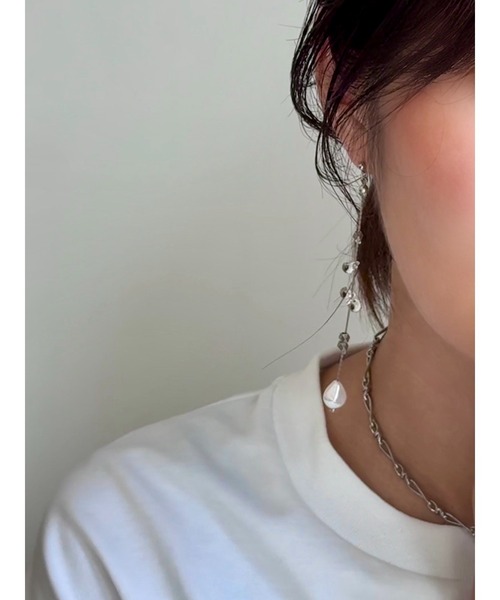 tone(トーン)の「【Withy】バロックパールのロングピアス / Trace(トレース)(MA)(ピアス(両耳用)・レディース・シルバー・FREE)」の2枚目の写真