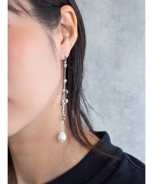 tone(トーン)の「【Withy】バロックパールのロングピアス / Trace(トレース)(MA)(ピアス(両耳用)・レディース・シルバー・FREE)」の3枚目の写真
