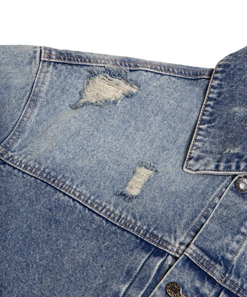 PUNYUS(プニュズ)の「ビッグポケットデニムジャケット(デニムジャケット・レディース・ライトブルー・3/4)」の15枚目の写真