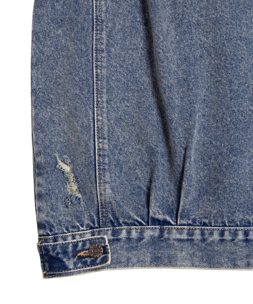 PUNYUS(プニュズ)の「ビッグポケットデニムジャケット(デニムジャケット・レディース・ライトブルー・3/4)」の16枚目の写真