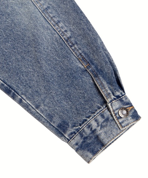 PUNYUS(プニュズ)の「ビッグポケットデニムジャケット(デニムジャケット・レディース・ライトブルー・3/4)」の17枚目の写真