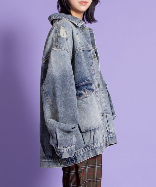 PUNYUS(プニュズ)の「ビッグポケットデニムジャケット(デニムジャケット・レディース・ライトブルー・3/4)」の4枚目の写真