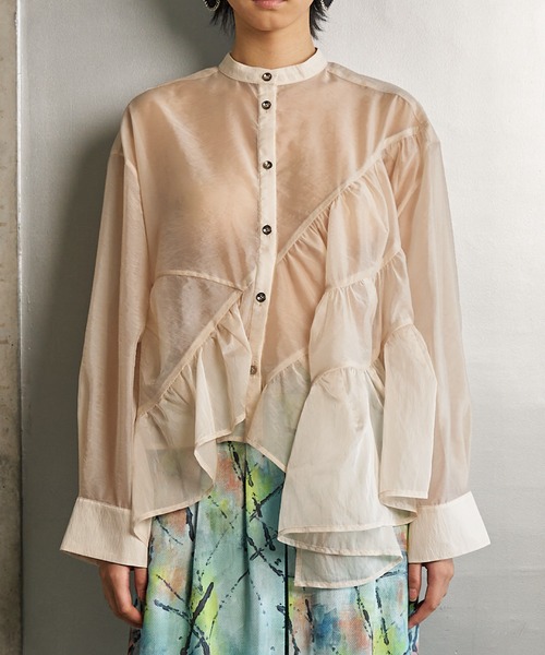 RUMCHE(ラムシェ)の「Sheer Gathered Blouse / シアーギャザーブラウス(シャツ/ブラウス・レディース・ブラック/アイボリー・FREE)」の4枚目の写真
