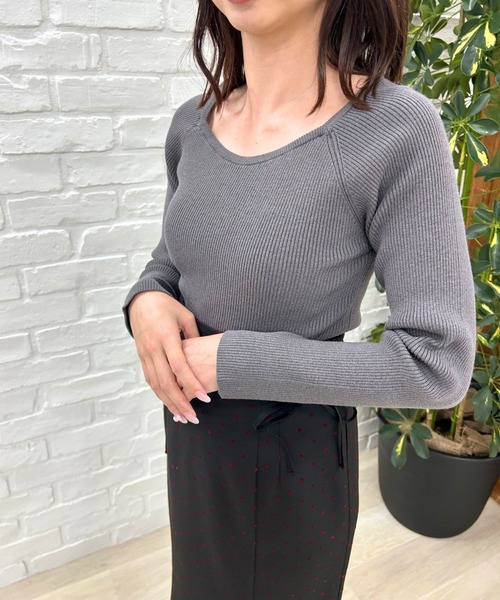 31 Sons de mode(トランテアン ソン ドゥ モード)の「2025秋冬新作 ベロア肩リボンニット(ニット/セーター・レディース・チャコールグレー/ブラウン/ベージュ・フリ-)」の10枚目の写真