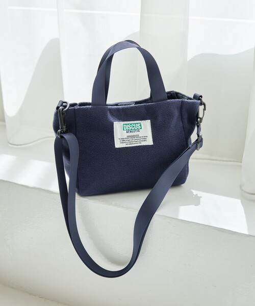 FREAK'S STORE（フリークスストア）の「限定展開 DISCUS ATHLETIC × FREAK'S STORE/ディスカス アスレチック 別注 フリース 2way ショルダーバッグ（ショルダーバッグ・レディース・ネイビー/ブラック/グレー・ONE SIZE）」の4枚目の写真