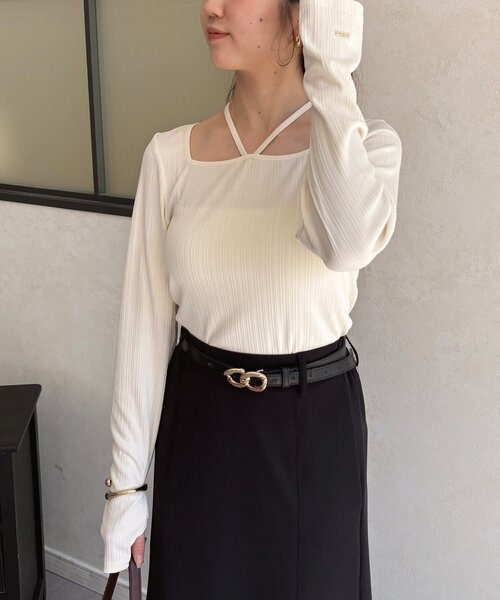 Thevon（ゼボン）の「チャーム付きホルターネックリブプルオーバー（Tシャツ/カットソー・レディース・ベージュ/アイボリー/ブラック・FREE）」の9枚目の写真