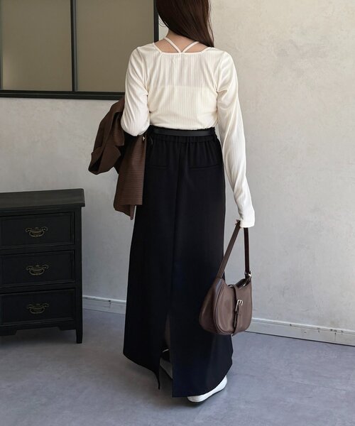 Thevon（ゼボン）の「チャーム付きホルターネックリブプルオーバー（Tシャツ/カットソー・レディース・ベージュ/アイボリー/ブラック・FREE）」の11枚目の写真