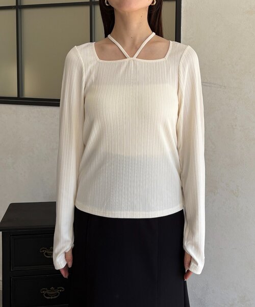 Thevon（ゼボン）の「チャーム付きホルターネックリブプルオーバー（Tシャツ/カットソー・レディース・ベージュ/アイボリー/ブラック・FREE）」の13枚目の写真