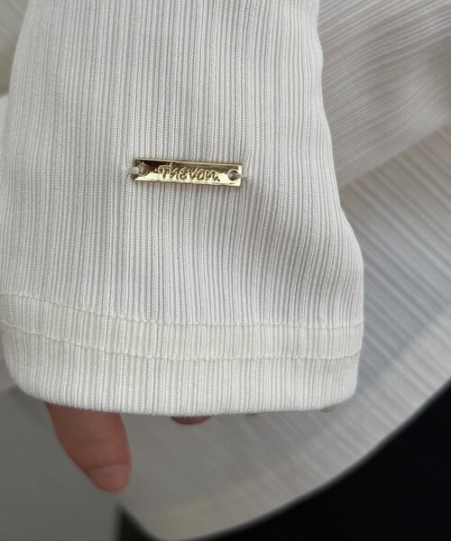 Thevon（ゼボン）の「チャーム付きホルターネックリブプルオーバー（Tシャツ/カットソー・レディース・ベージュ/アイボリー/ブラック・FREE）」の16枚目の写真