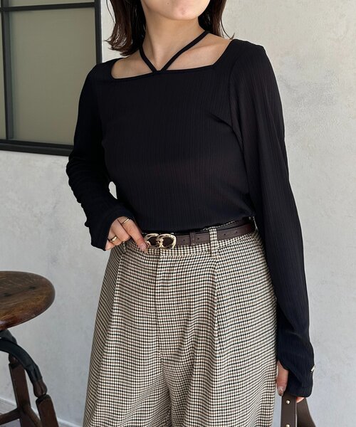 Thevon（ゼボン）の「チャーム付きホルターネックリブプルオーバー（Tシャツ/カットソー・レディース・ベージュ/アイボリー/ブラック・FREE）」の18枚目の写真