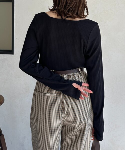 Thevon（ゼボン）の「チャーム付きホルターネックリブプルオーバー（Tシャツ/カットソー・レディース・ベージュ/アイボリー/ブラック・FREE）」の21枚目の写真