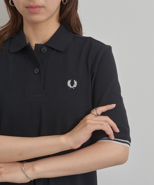 FRED PERRY（フレッドペリー）の「【FRED PERRY】半袖ポロシャツワンピース SHEER TIPPED POLO DRESS D2179（ワンピース・レディース・ブラック/バーガンディー・10）」の3枚目の写真