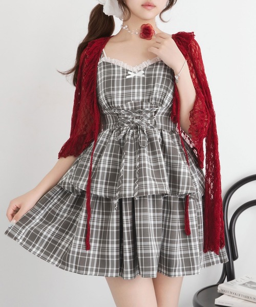 DearMyLoveRose（ディアマイラブローズ）の「レースアップティアードキャミワンピース【大きいサイズ有り】（ワンピース・レディース・グレー/ブラック・MEDIUM/LARGE/LL/3L）」の2枚目の写真