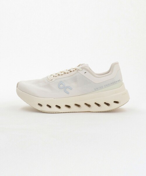 On（オン）の「＜On＞Cloudsurfer Next スニーカー（スニーカー・レディース・ベージュ・23cm/24.5cm/23.5cm/25cm/24cm）」の4枚目の写真