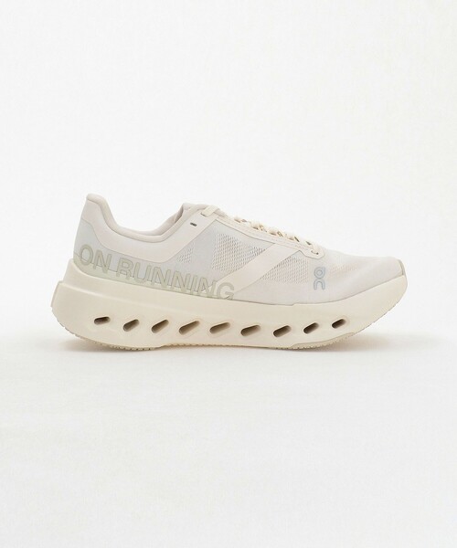 On（オン）の「＜On＞Cloudsurfer Next スニーカー（スニーカー・レディース・ベージュ・23cm/24.5cm/23.5cm/25cm/24cm）」の7枚目の写真